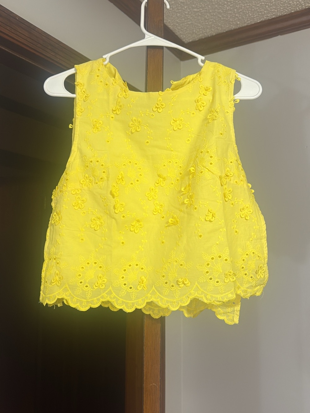 SHEIN Yellow Eyelet Floral Cropped Tank Top